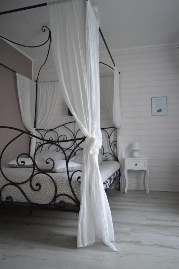 Au Coeur Du Bien Etre, chambre d'hôtes avec piscine chauffée et couverte, SPA, sauna, massages Monteaux Exterior foto